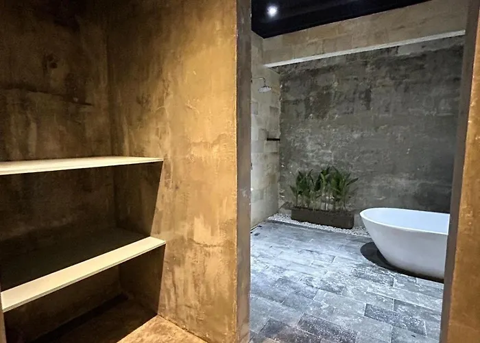 Villa 3br With Private Pool And Rooftop Terrace Nusa Dua (Bali)