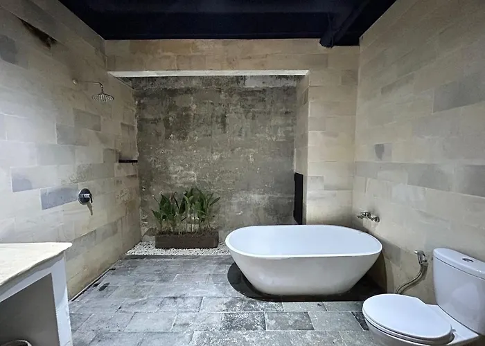 Villa 3br With Private Pool And Rooftop Terrace Nusa Dua (Bali)